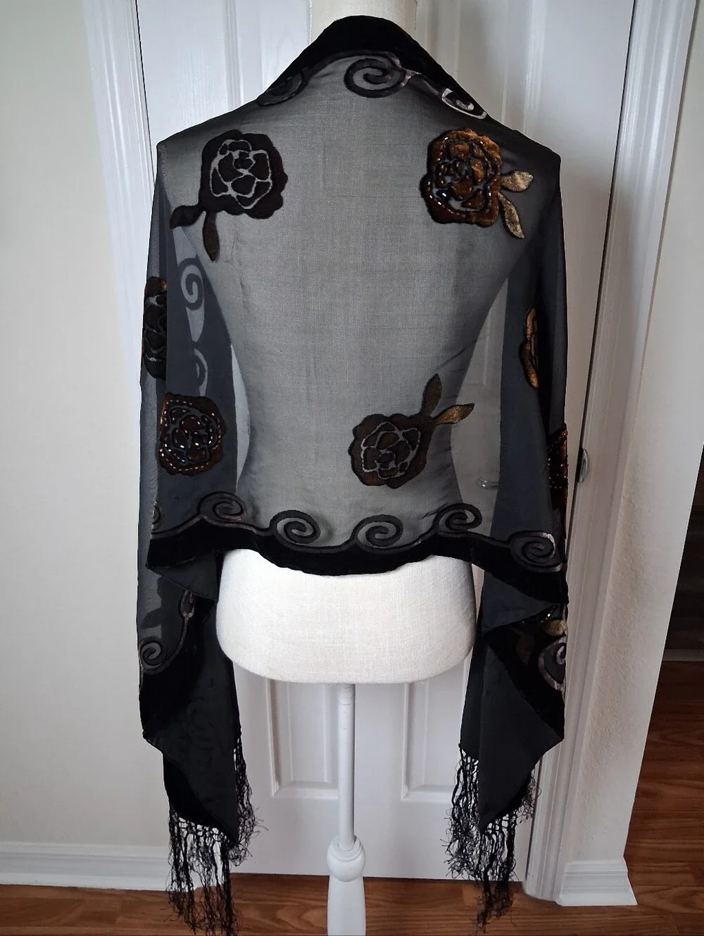 Unbranded Velvet Burnout Scarf/Shawl w/Beaded Rose Motif and Delicate Fringe